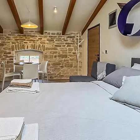 2402 Apartman